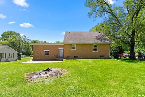 1437 E Resthaven Rd, Peoria, IL 61615 photo 5