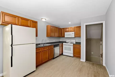 1437 E Resthaven Rd, Peoria, IL 61615 photo 12