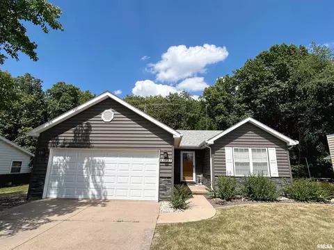 3527 W Saymore Ln, Peoria, IL 61615