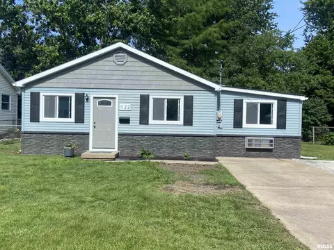 1122 S Illinois St, Lewistown, IL 61542