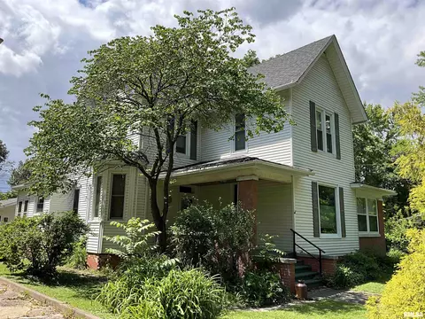 502 S Randolph St, Macomb, IL 61455 photo 3