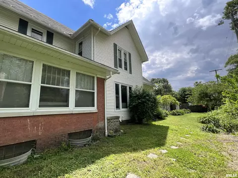 502 S Randolph St, Macomb, IL 61455 photo 5