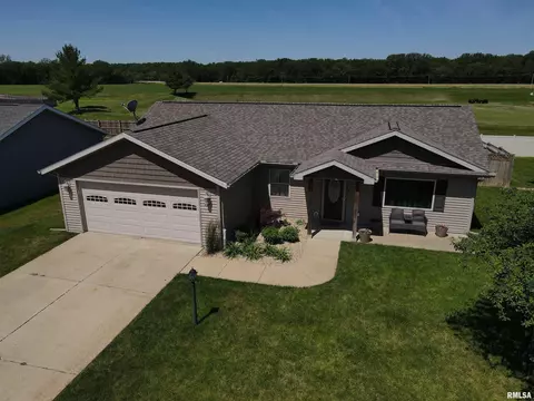 224 N Columbus St, North Pekin, IL 61554