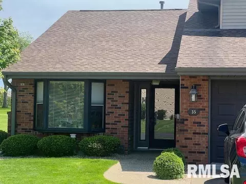 35 Prairie Village Pl, Morton, IL 61550