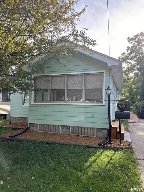 4435 N Constantine Ave, Peoria Heights, IL 61616
