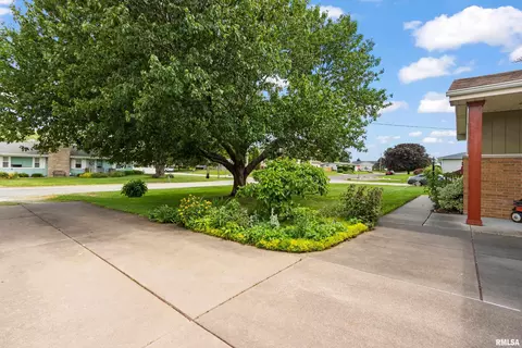 319 S Spring St, Metamora, IL 61548 photo 54