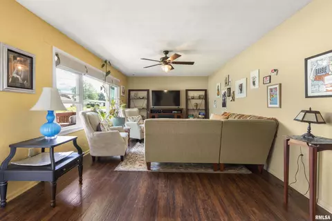 319 S Spring St, Metamora, IL 61548 photo 9