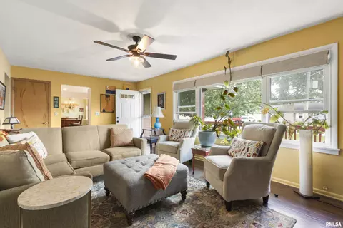 319 S Spring St, Metamora, IL 61548 photo 8