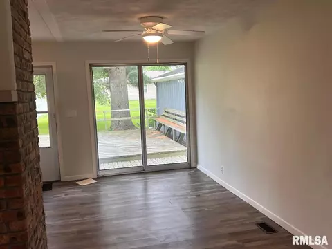 130 Stonegate Dr, Canton, IL 61520 photo 6