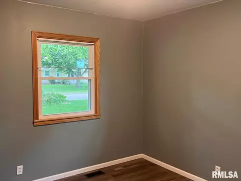 130 Stonegate Dr, Canton, IL 61520 photo 10