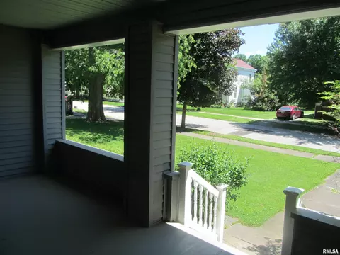 711 W 3rd St, Delavan, IL 61734 photo 17