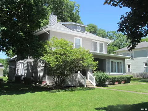 711 W 3rd St, Delavan, IL 61734 photo 3