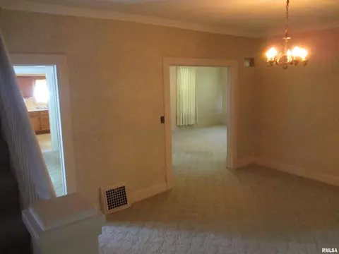 711 W 3rd St, Delavan, IL 61734 photo 11