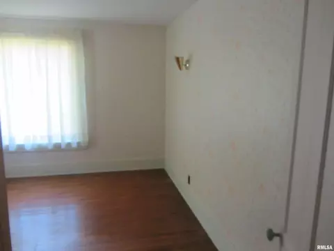 711 W 3rd St, Delavan, IL 61734 photo 23