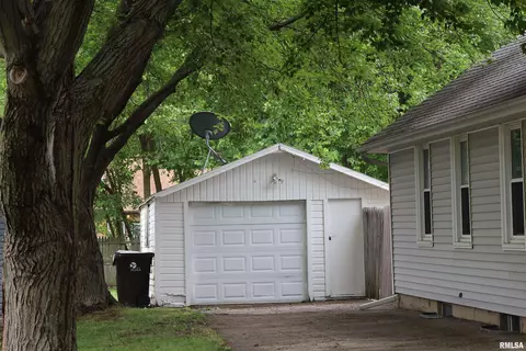 526 E Pasadena Ave, Peoria, IL 61603 photo 7