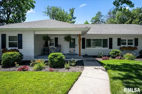3807 N Evergreen Ct, Peoria, IL 61614