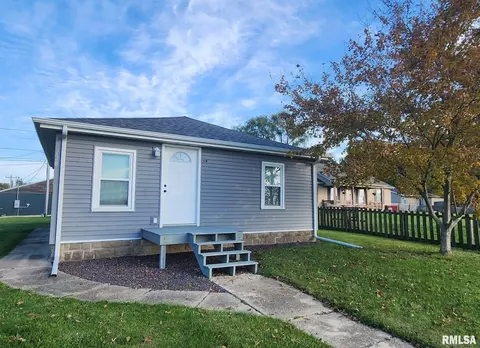 228 N Pekin Ln, Hanna City, IL 61536