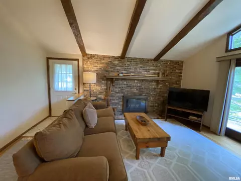 Living - 4423 S Blackburn Cv, Mapleton, IL 61547 photo 3 of 6