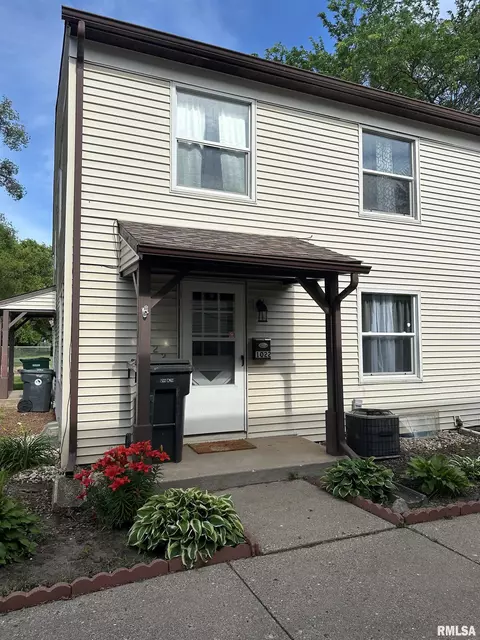 1022 Florence Ave, Pekin, IL 61554