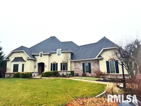 3023 W Pilgrims Way, Peoria, IL 61615