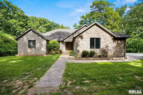 19126 N Pau Hana Ct, Edelstein, IL 61526