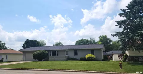 1128 N 1st Ave, Canton, IL 61520