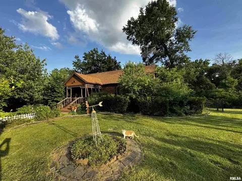 10990 E 950th St, Macomb, IL 61455