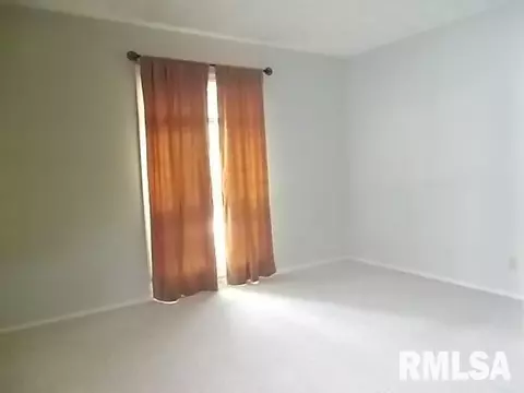1424 Debbie Ln, Macomb, IL 61455 photo 16