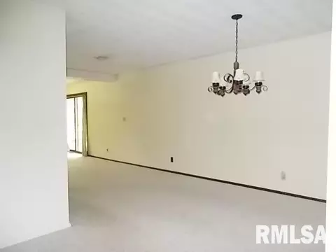 1424 Debbie Ln, Macomb, IL 61455 photo 14
