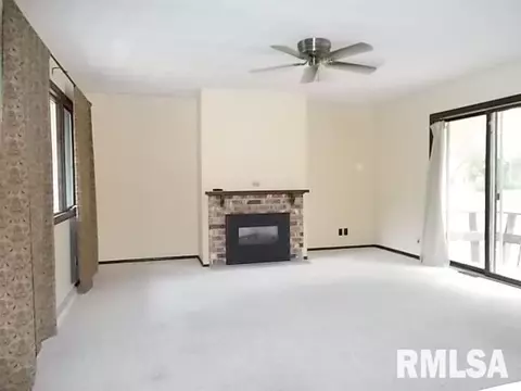 1424 Debbie Ln, Macomb, IL 61455 photo 7