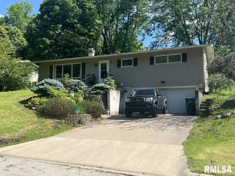 316 Jana Rd, Macomb, IL 61455