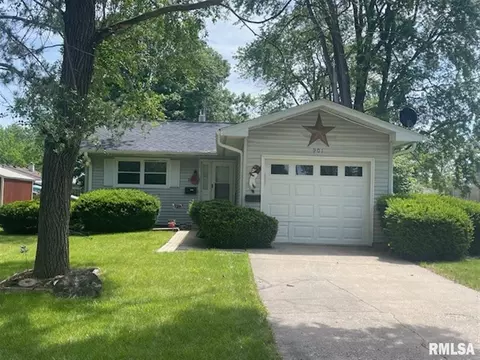 901 Madelyn Ave, Macomb, IL 61455