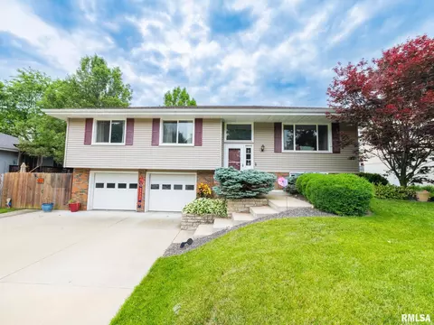 5710 W Sioux Trl, Peoria, IL 61607