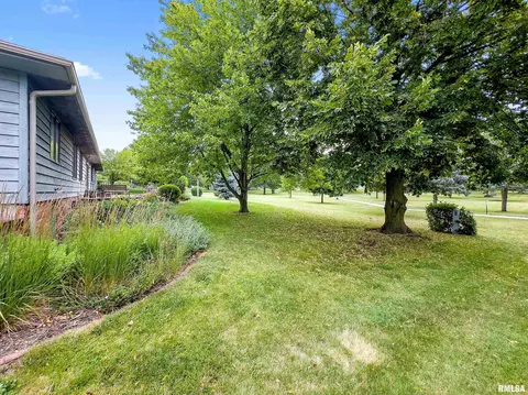 Exterior - 504 N 3rd St, Roanoke, IL 61561 photo 4 of 5