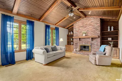 Living - 504 N 3rd St, Roanoke, IL 61561 photo 1 of 3
