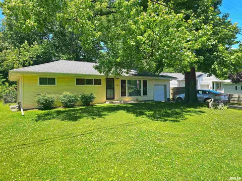 111 Ridge Bend Dr, East Peoria, IL 61611
