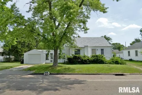 3614 N Gale Ave, Peoria, IL 61604