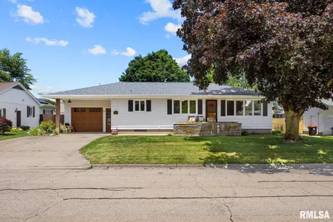 751 E Monroe St, Morton, IL 61550