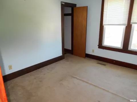 816 S Garfield St, Macomb, IL 61455 photo 6