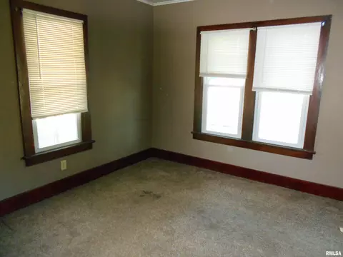 816 S Garfield St, Macomb, IL 61455 photo 7