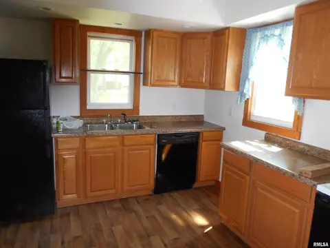 816 S Garfield St, Macomb, IL 61455 photo 5