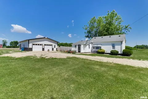 17452 N 200 E Rd, Danvers, IL 61732