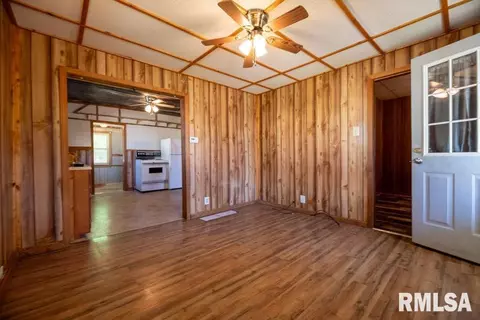 310 E Fulton St, Cuba, IL 61427 photo 9