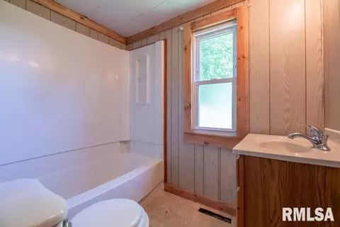 310 E Fulton St, Cuba, IL 61427 photo 21