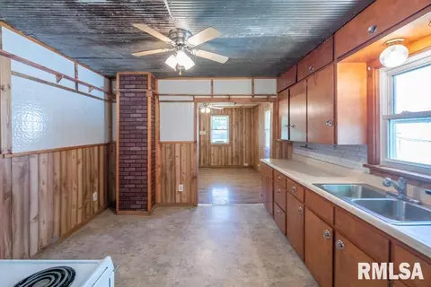310 E Fulton St, Cuba, IL 61427 photo 14