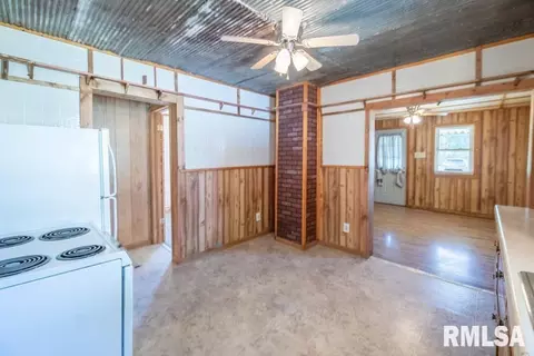 310 E Fulton St, Cuba, IL 61427 photo 15