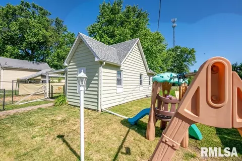 310 E Fulton St, Cuba, IL 61427 photo 3