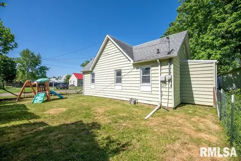 310 E Fulton St, Cuba, IL 61427 photo 5