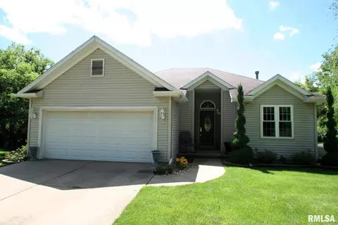 3 Fleetwood Ct, Mackinaw, IL 61755