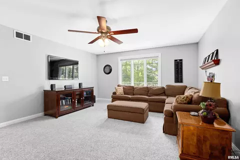 715 S Prairieview Dr, Dunlap, IL 61525 photo 41